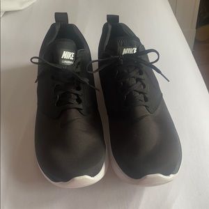 Nike Lunarsolo running sneakers
